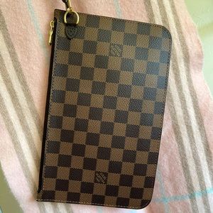 Louis Vuitton Neverfull Pouch